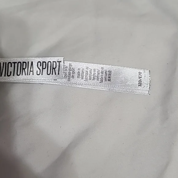 Victoria's Secret athletic lightweight sports bra 32d - Picture 3 of 3
